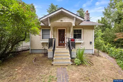 802 Cottage St NE, Salem, OR 97301 - Photo 1