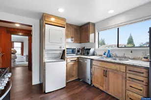 719 SW 4th St, Corvallis, OR 97333 - Photo 16