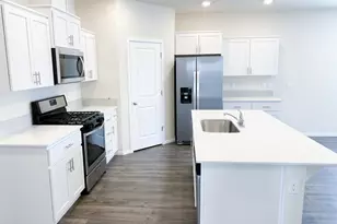 4883 Navigation Ave NE, Salem, OR 97305 - Photo 6