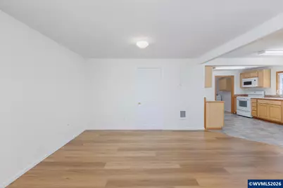 561 W Olive St, Newport, OR 97365 - Photo 6