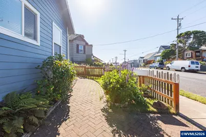 561 W Olive St, Newport, OR 97365 - Photo 38