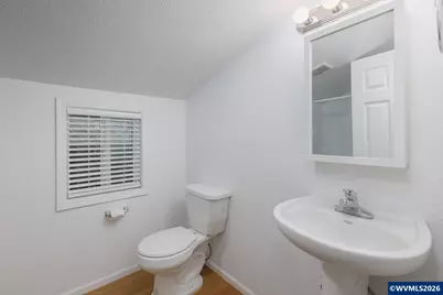 561 W Olive St, Newport, OR 97365 - Photo 18