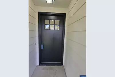 945 18th St, Salem, OR 97301 - Photo 2