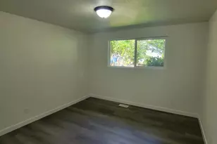 945 18th St, Salem, OR 97301 - Photo 10