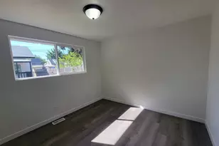 945 18th St, Salem, OR 97301 - Photo 16