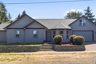 808 Oak St, Brownsville, OR 97327 - Photo 4