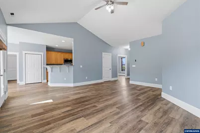 808 Oak St, Brownsville, OR 97327 - Photo 10