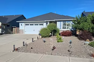 301 SW Applegate Trail Dr, Dallas, OR 97338 - Photo 2