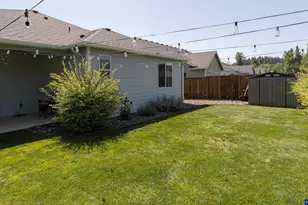 301 SW Applegate Trail Dr, Dallas, OR 97338 - Photo 28