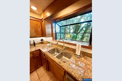 5833 NW Highland Pl, Corvallis, OR 97330 - Photo 8