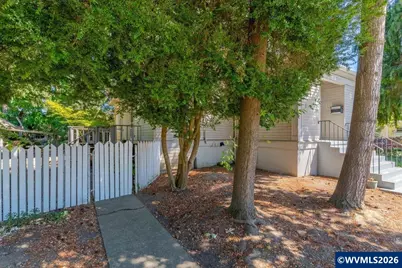 292 17th St SE, Salem, OR 97301 - Photo 4