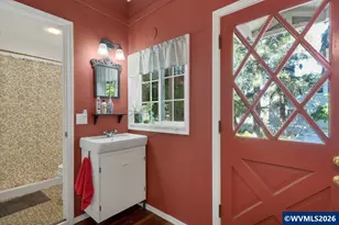 292 17th St SE, Salem, OR 97301 - Photo 8