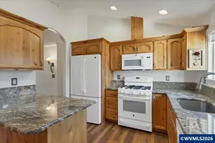 4940 Keiko Ct NE, Salem, OR 97305 - Photo 8