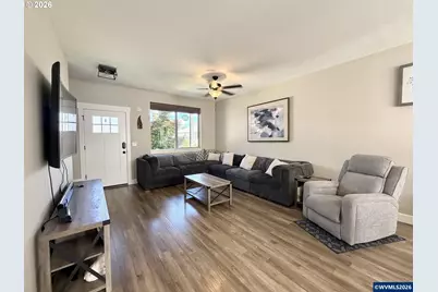 1202 Albatross Ct, Sweet Home, OR 97386 - Photo 8