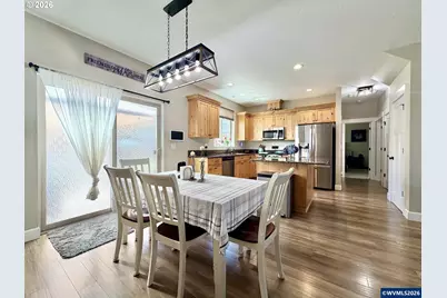 1202 Albatross Ct, Sweet Home, OR 97386 - Photo 10