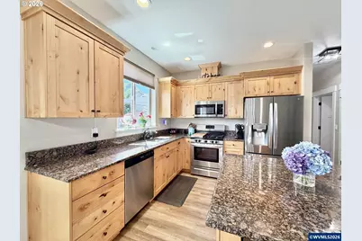 1202 Albatross Ct, Sweet Home, OR 97386 - Photo 14