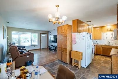 709 28th Av SE, Albany, OR 97322 - Photo 4