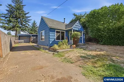777 1/2 E Milton St, Lebanon, OR 97355 - Photo 2