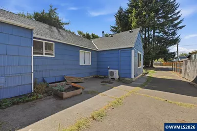 777 1/2 E Milton St, Lebanon, OR 97355 - Photo 20