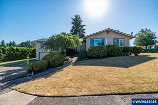 157 NE Fern Ct, Dallas, OR 97338 - Photo 2
