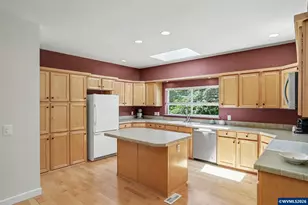 5714 Crooked Finger Rd NE, Scotts Mills, OR 97375 - Photo 10