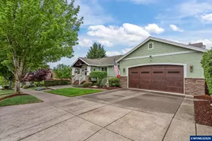 447 NW Mount Mazama St, McMinnville, OR 97128 - Photo 4