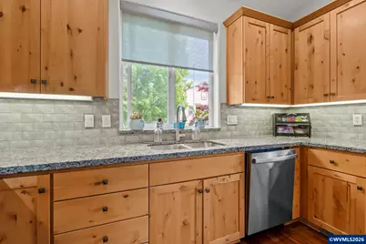 447 NW Mt Mazama St, McMinnville, OR 97128 - Photo 18