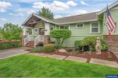 447 NW Mt Mazama St, McMinnville, OR 97128 - Photo 2