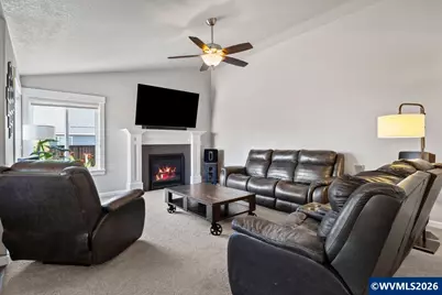 910 Grant St, Mount Angel, OR 97362 - Photo 14