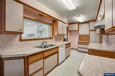 135 St Mary's Av, Mount Angel, OR 97362 - Photo 12