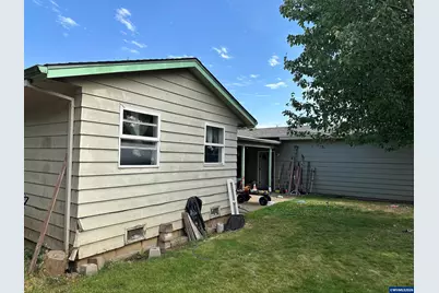 641 Bryan St, Woodburn, OR 97071 - Photo 6