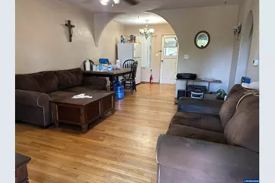 641 Bryan St, Woodburn, OR 97071 - Photo 2