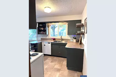 3870 Saxon Dr S, Salem, OR 97302 - Photo 4