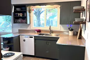 3870 Saxon Dr S, Salem, OR 97302 - Photo 4