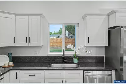 264 7th St, Lyons, OR 97358 - Photo 12