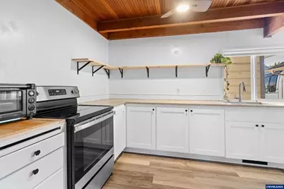 274 NE Powderhorn Dr, Corvallis, OR 97330 - Photo 8