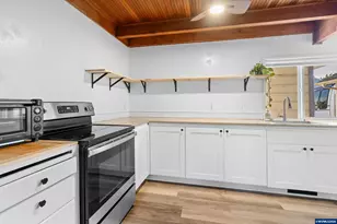 274 NE Powderhorn Dr, Corvallis, OR 97330 - Photo 8