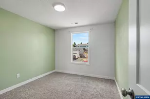 339 NW Denton St, Dallas, OR 97338 - Photo 18