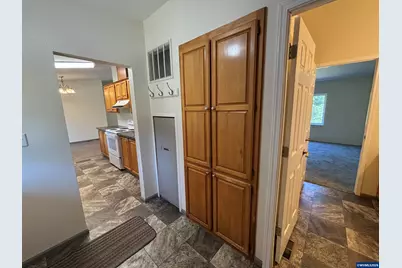 390 Montgomery St, Falls City, OR 97344 - Photo 10