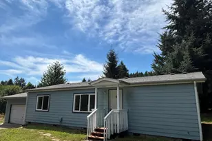 390 Montgomery St, Falls City, OR 97344 - Photo 2