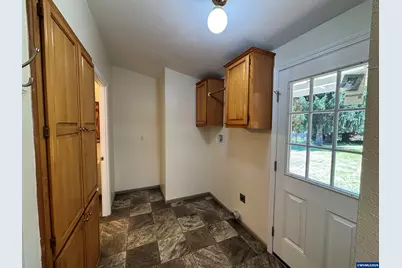 390 Montgomery St, Falls City, OR 97344 - Photo 8