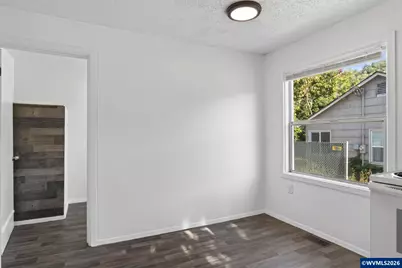 631 W Union St, Roseburg, OR 97471 - Photo 10