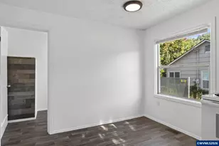 631 W Union St, Roseburg, OR 97471 - Photo 10