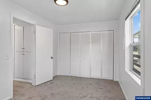 631 W Union St, Roseburg, OR 97471 - Photo 8