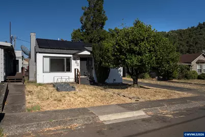 631 W Union St, Roseburg, OR 97471 - Photo 14