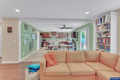 404 Vine Av, Woodburn, OR 97071 - Photo 10