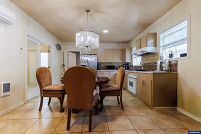 1329 Baker St NE, Salem, OR 97301 - Photo 8