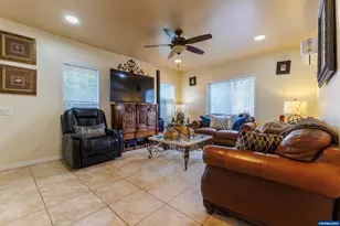 1329 Baker St NE, Salem, OR 97301 - Photo 6