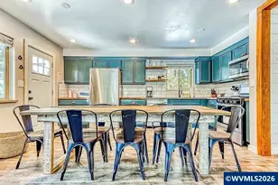 17215 Guss Ln, Bend, OR 97707 - Photo 12