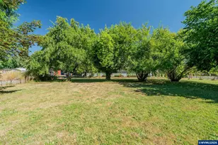 895 Elma Ave SE, Salem, OR 97317 - Photo 2